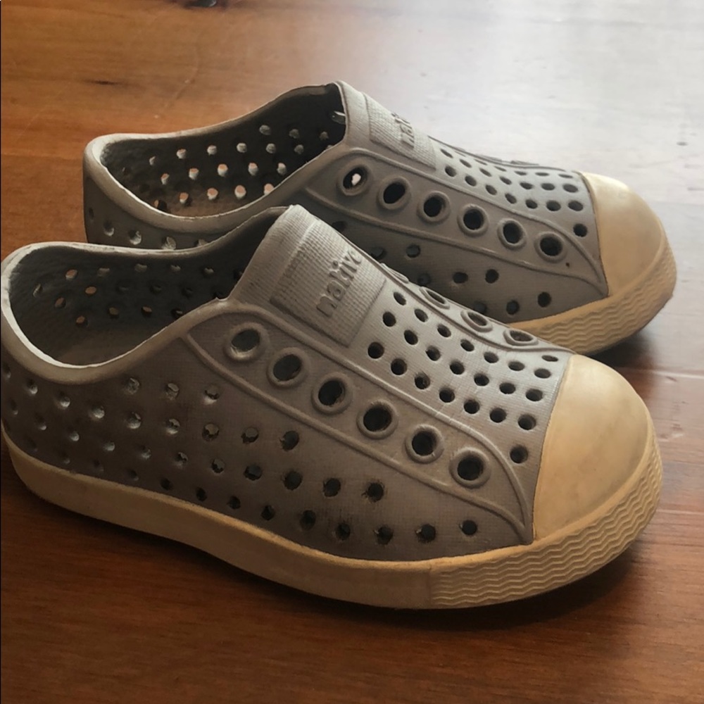 Native Shoes - Picture 2 of 5